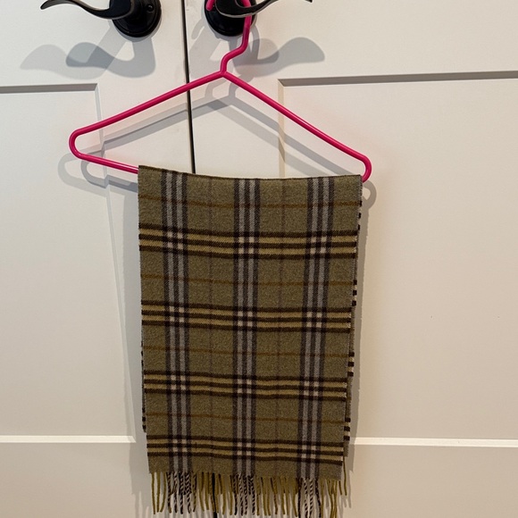 Burberry Lambswool Scarf - Picture 1 of 3